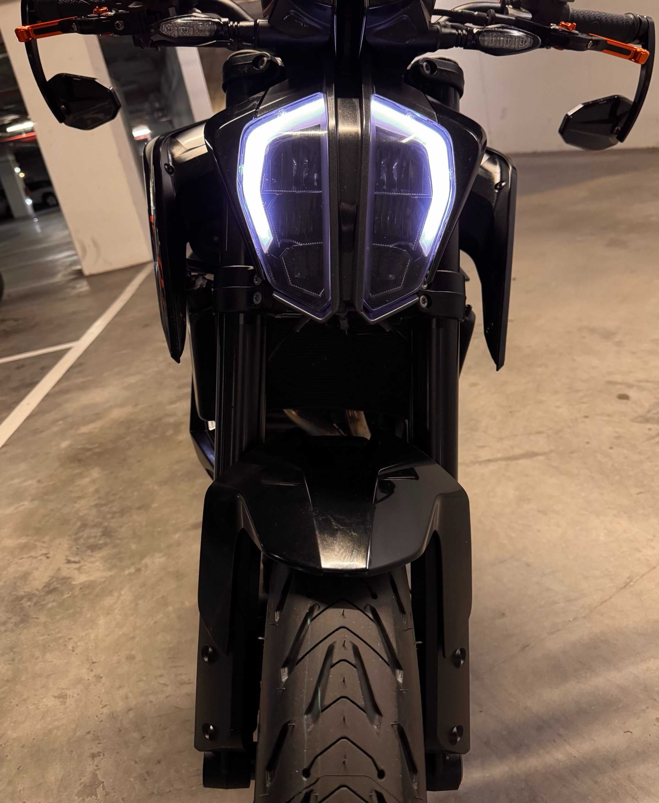 KTM Duke 790 (77kw, 105cv, full extras)