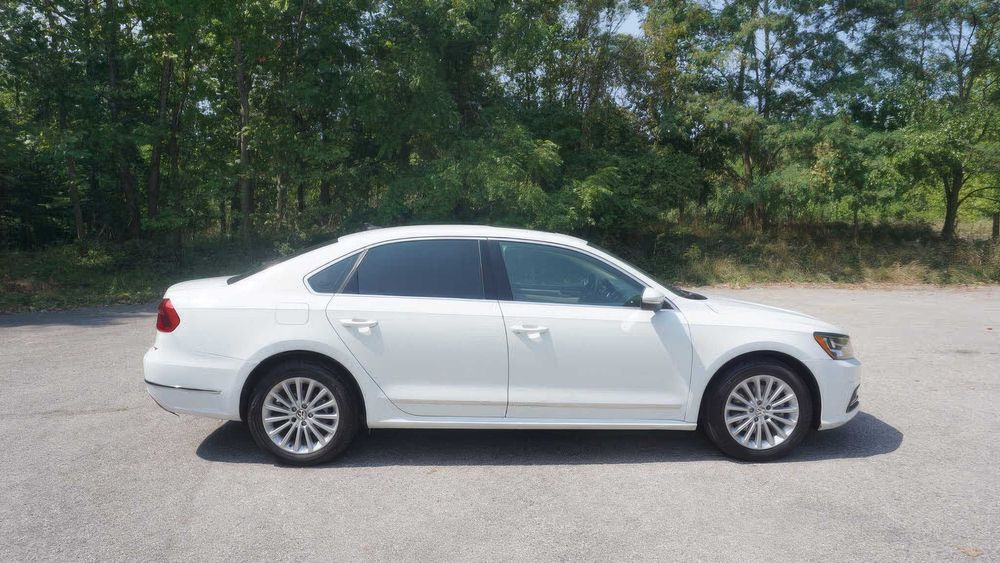 Volkswagen Passat SE      2016