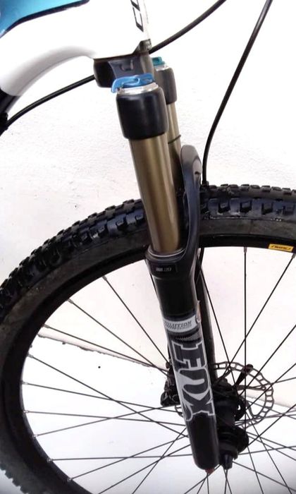 JF-bikes  29 Coluer Sodium Carbono L suspensão total