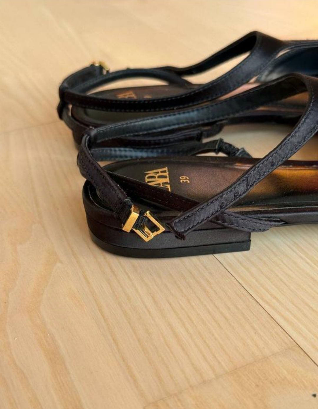 Сатинові босоніжки ZARA