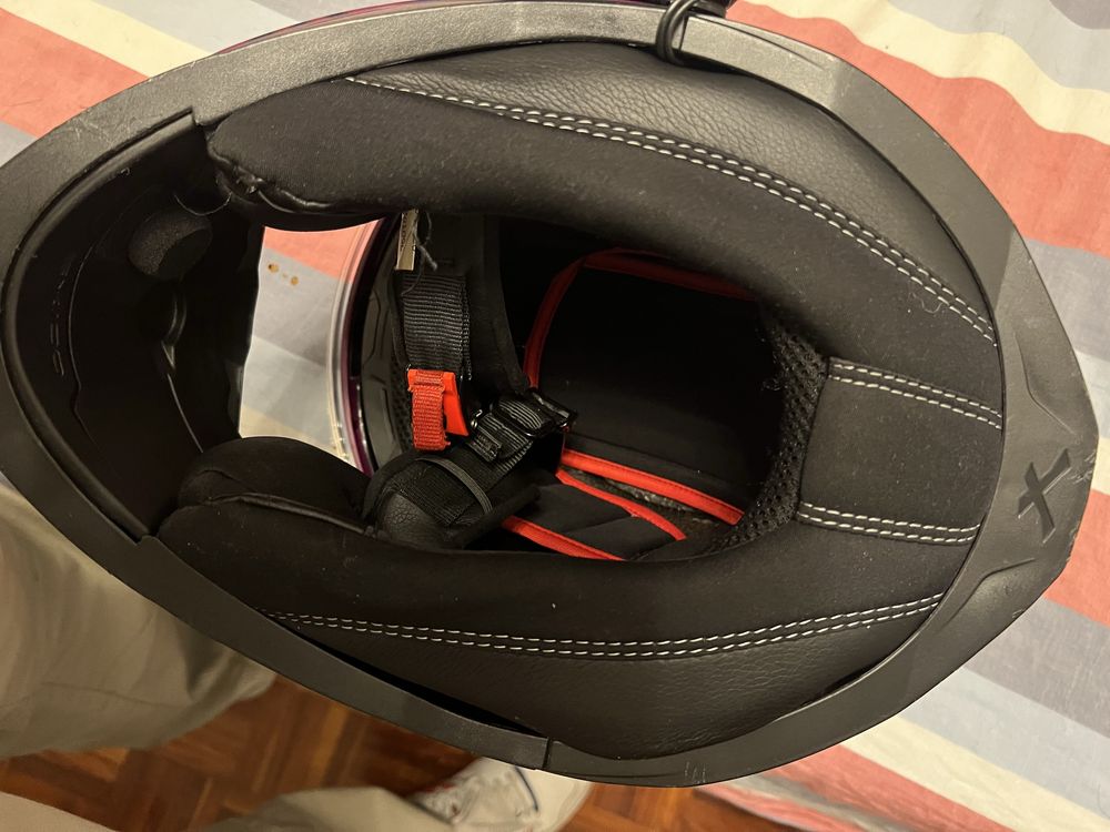 Capacete nexx com intercomunicador Cardo
