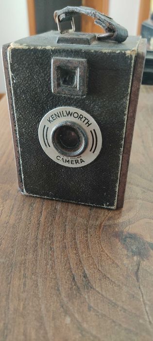 Máquina fotográfica antiga de caixa, modelo Kenilworth