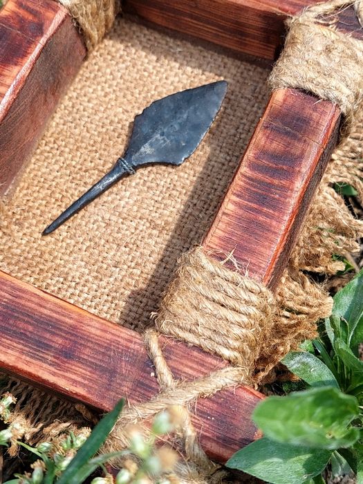 Картины со старинным ключом 1700 г, монетами, наконечниками