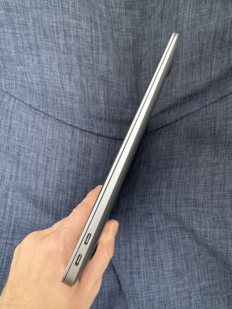 Macbook Air 13 2019 ( i5 1.6/2.9 Ghz ,8 gb Ram, 128 ssd )