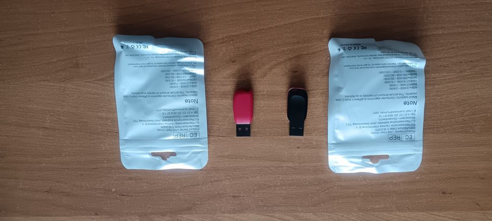 Nowy pendrive 64 GB.