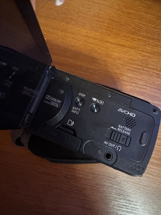 Продам відеокамеру Canon LEGRIA HF M307 — комплект, хороший стан