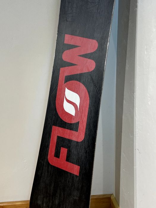 Дошка сноуборд (free ride), 
Flow mainframe 62
Просервісований