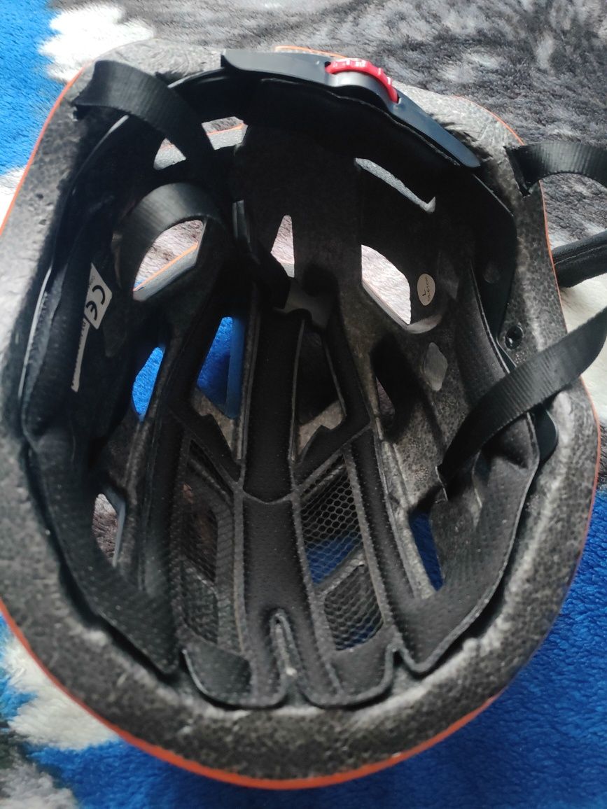 Kask rowerowy L 58,61cm  bez daszka atest