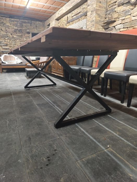 Mesa madeira e ferro