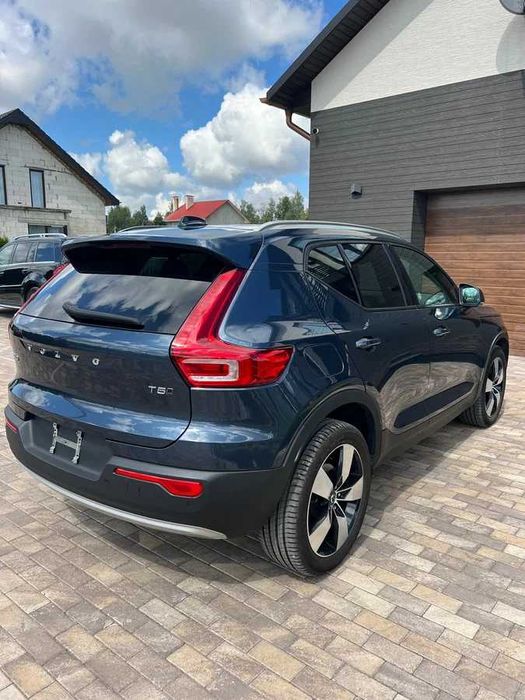 Volvo XC40  2021