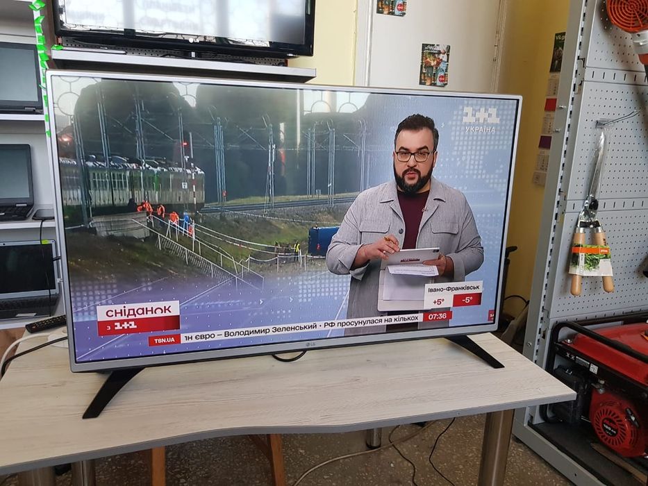 Телевізор LG 43LF540V