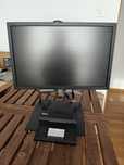 Monitor Dell P2210f i stacja dokująca PR03X