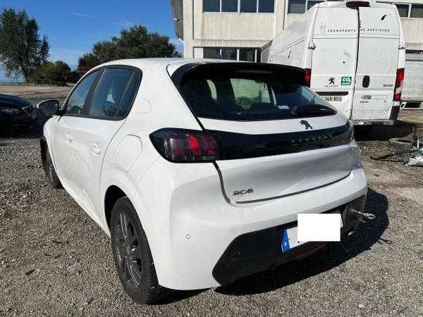 Salvado Peugeot 208 II 1.2 i | 2021 | Gasolina| 73.260 Km