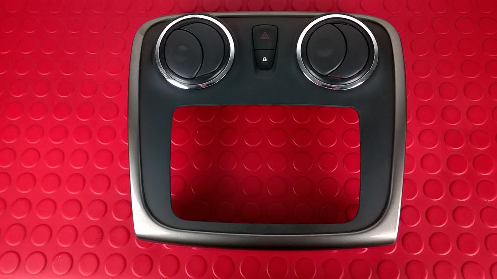 Moldura Radio GPS - 682604664R- DACIA SANDERO II