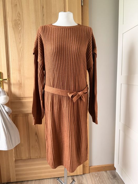 Nowa sukienka dzianinowa rozmair 40/42 brazowa