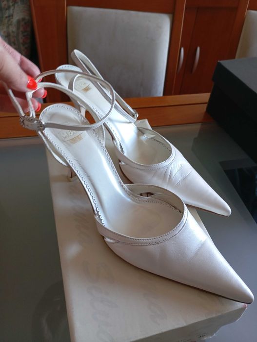 Sapatos mulher de pele com salto alto tam. 40