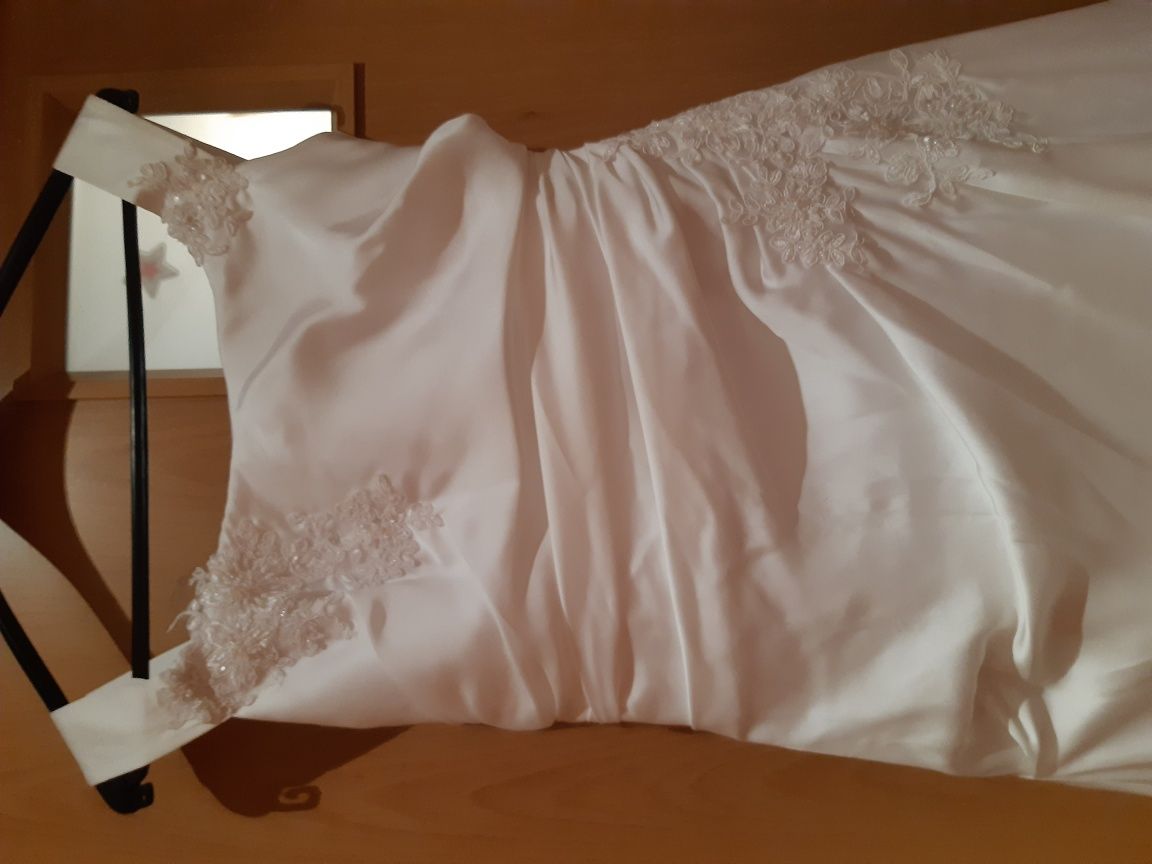 Piękna suknia ślubna r.36 + bolerko, rękawiczki, podwiązka - GRATIS!