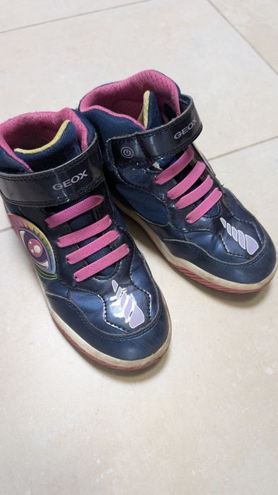 Sneakersy świecąca podeszwa GEOX r. 33
