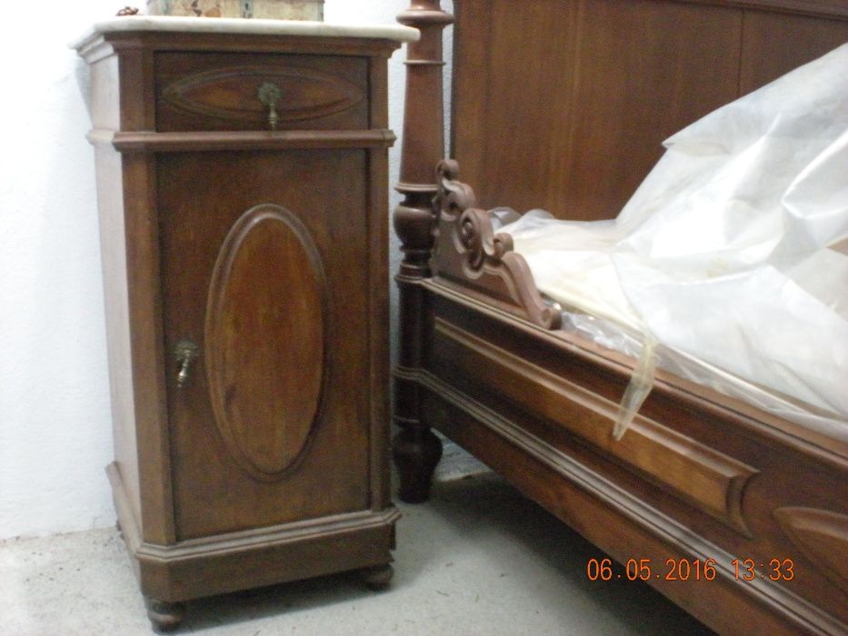 Mobilia de quarto antiga ano de 1850