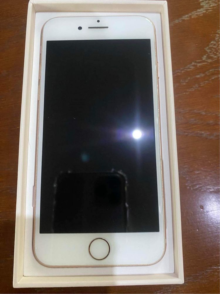 iPhone 8 - Apple