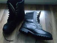 Sprzedam nowe wysokie buty.