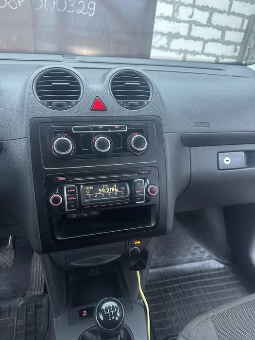 Продам VW Caddy 1.6