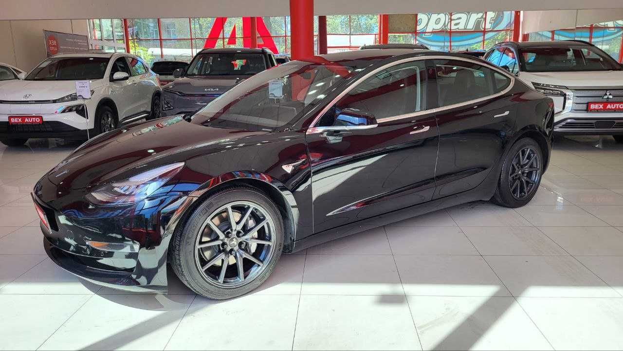 Tesla Model 3 2020 Long Range