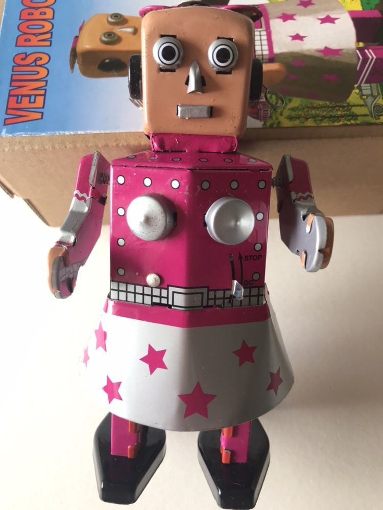 Menina Robot - Brinquedo em metal