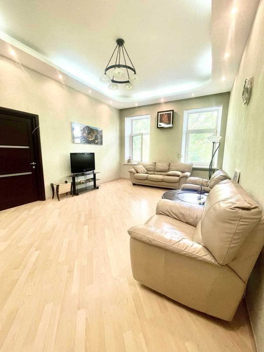 3-комнатная квартира на Пироговской/пер. Катаева. 1S75