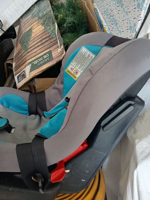 Cadeira de criança  para carro.