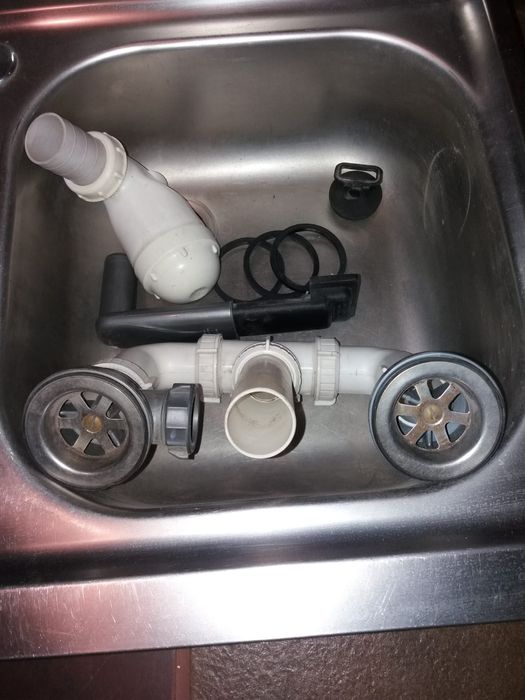 Zlew dwukomorowy z ociekaczem