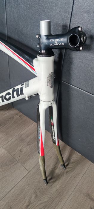 Rama szosowa Bianchi ViaNirone 7 C2C uszkodzona, widelec + stery