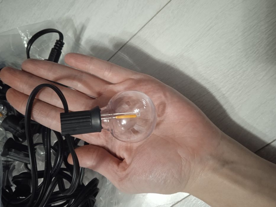 Вулична гірлянда з сонячною батареєю. Ретро гірлянда