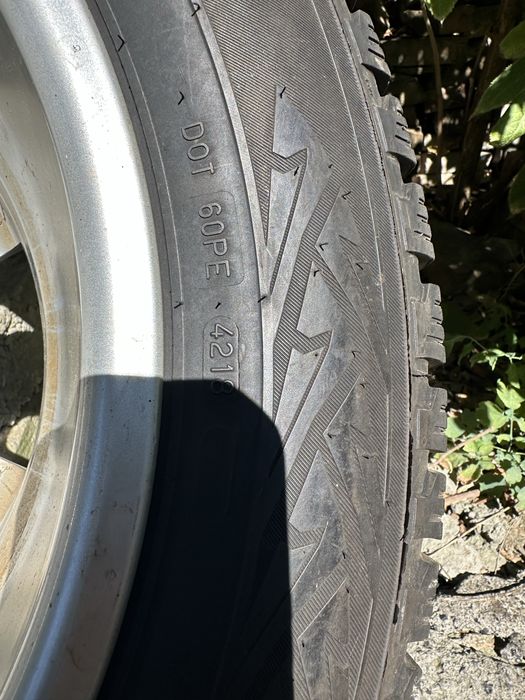 Диски з шинами Dezent 5*120