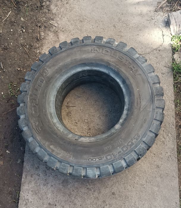 Шина цельнолитая к вилочным погрузчикам 6.50-10 б.у 1 шт.