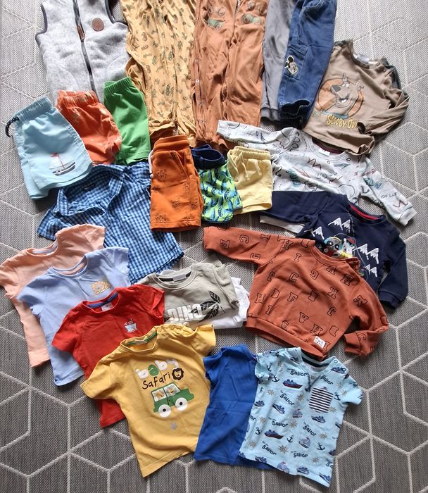 Paka ubrań rozm 74-86 różne dresy,pajace,gratisy,ponad 70szt ubrań