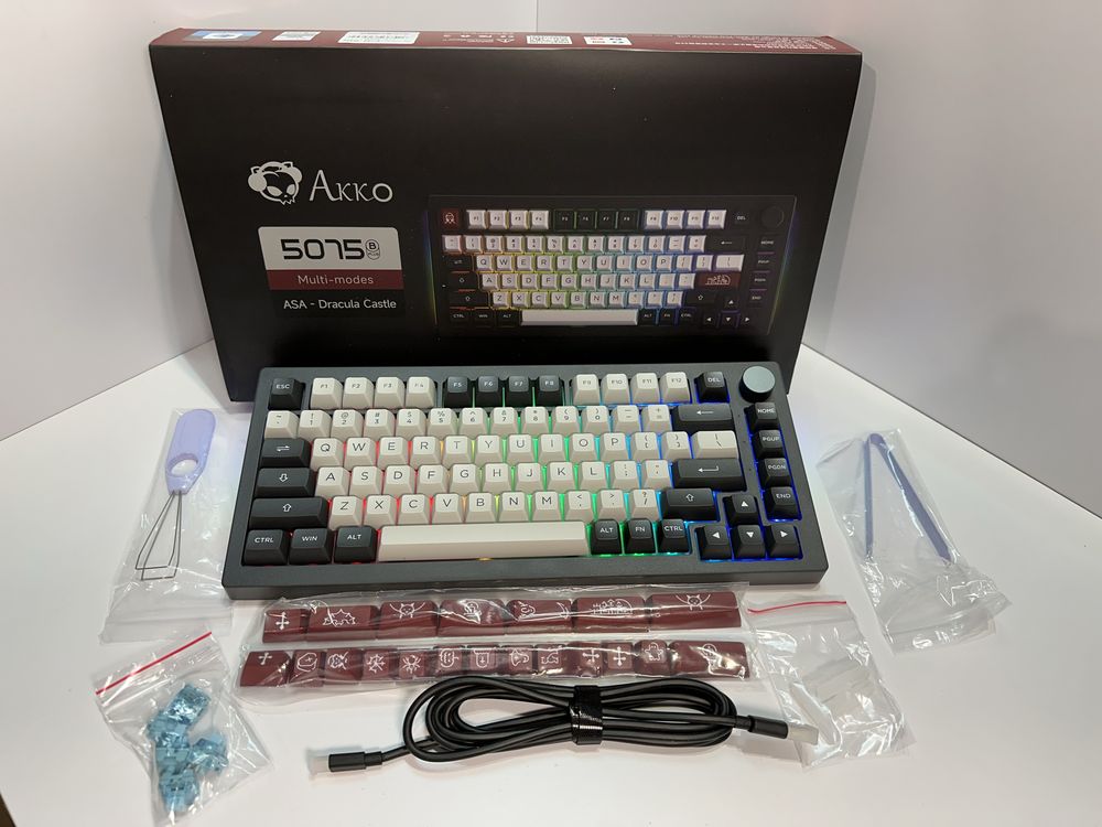 Нові клавіатури Akko 5075b plus(на жовтих та голубих світчах)