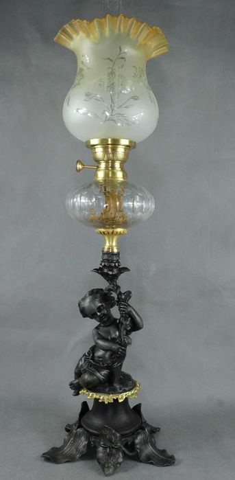 Figuralna Lampa naftowa AMOR Putto brenner HS kominek klosz 78 cm