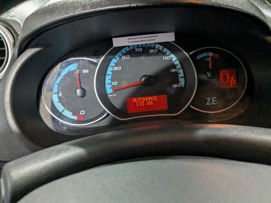 renault kangoo ze 33kw. 17 рік