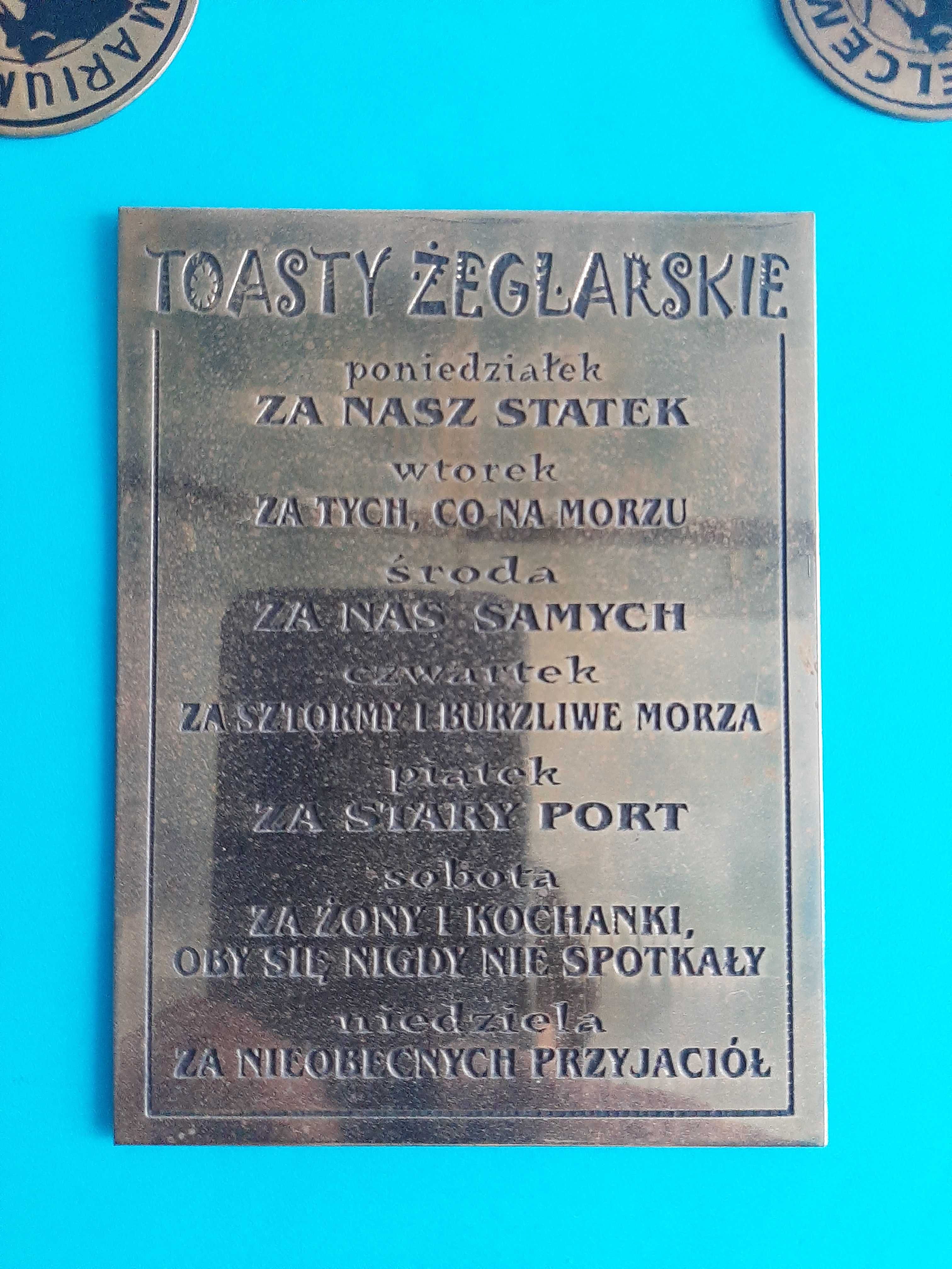 na jacht "toasty żeglarskie", "słowo kapitana jest prawem"..