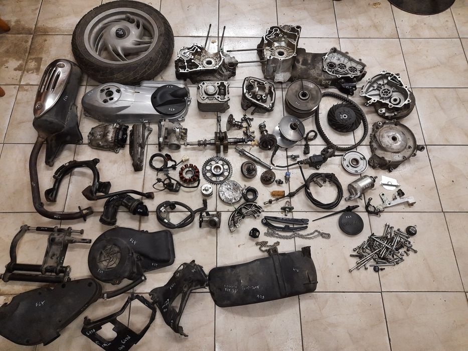Piaggio FLY 125  3V silnik części 12-15r. Wał koło cylinder głowica