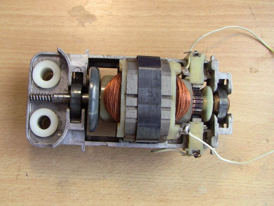 Электродвигатель миксера Рось