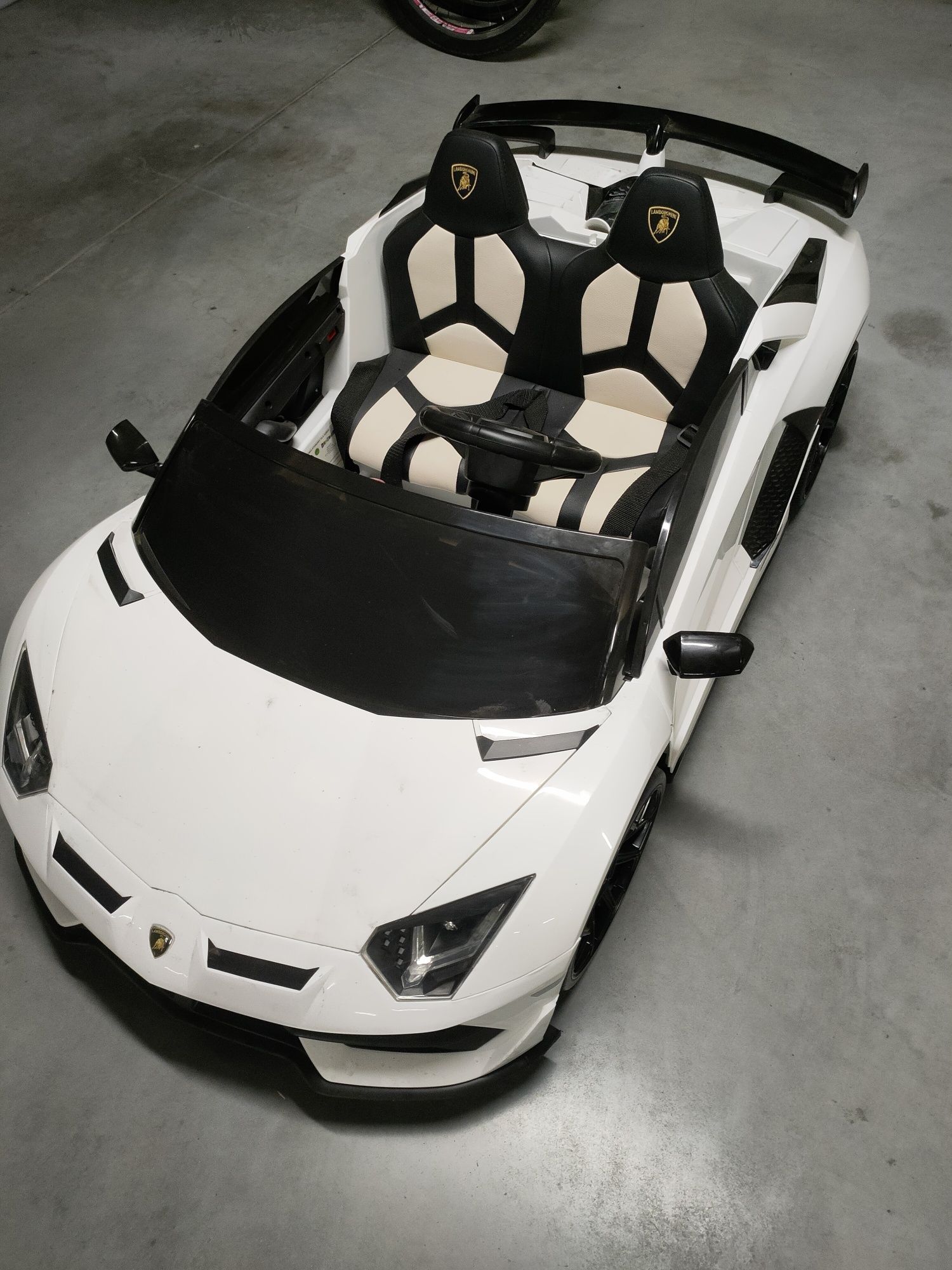 Lamborghini Aventador zdalnie sterowany z funkcją drift