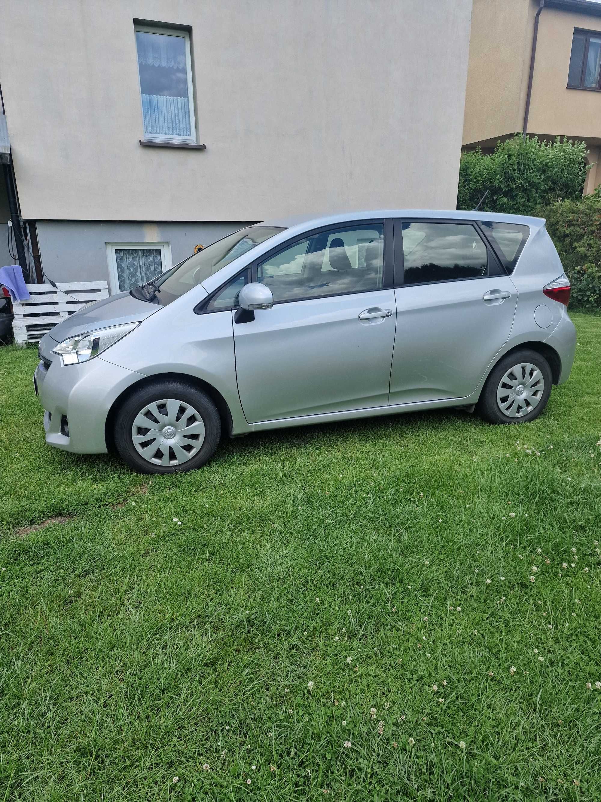 Toyota Verso S 1.3 VVT-i 99KM automat