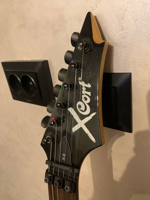 Електрогітара Cort X-6 9500грн (комбопідсилювач 4400грн)