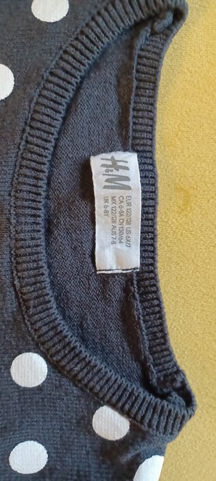 Sweterek dziewczęcy rozm.122 jak nowy