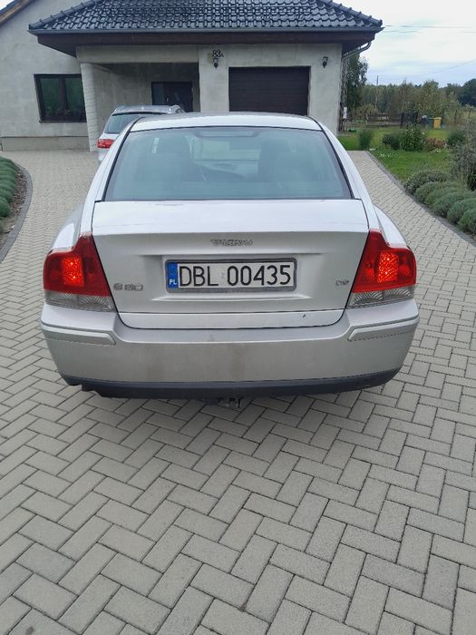 Samochod volvo s6