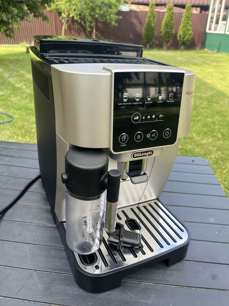 Кавомашина Delonghi Magnifica Start Capputtino привезена із Швеццаріі