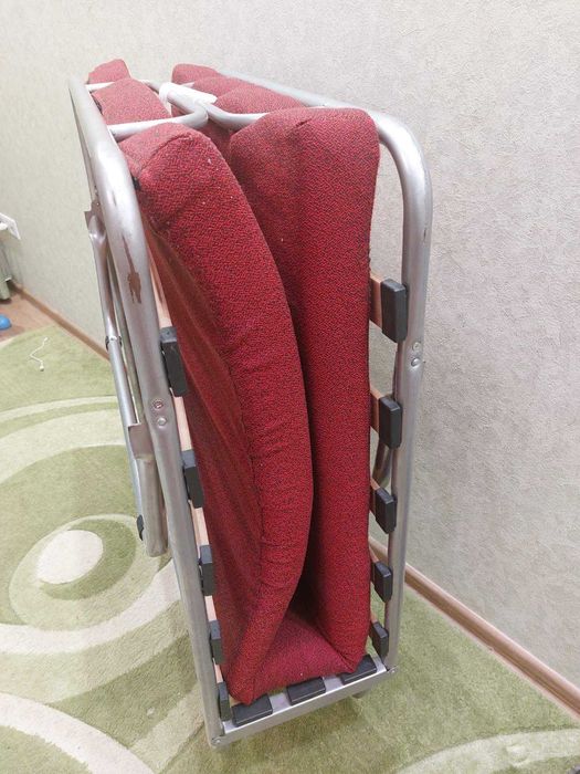 Розкладачка на коліщатках. Складана. З матрацом. 80х190 см