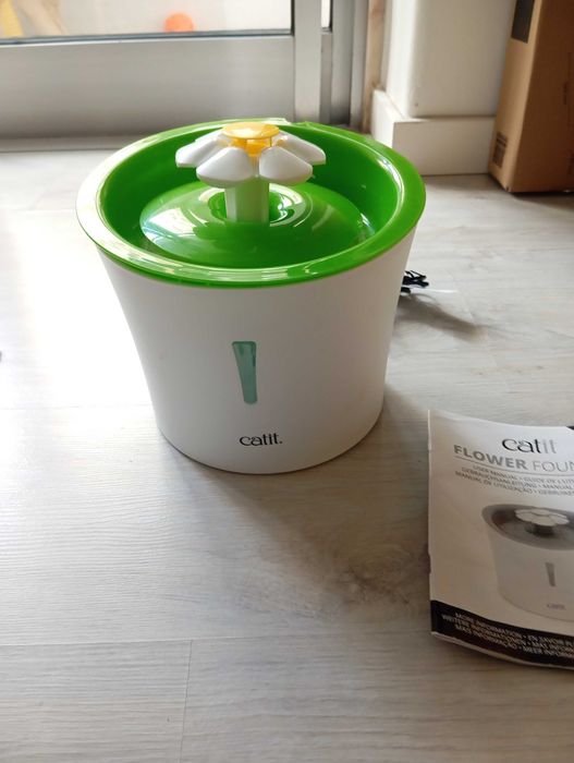 Fonte de água para gatos